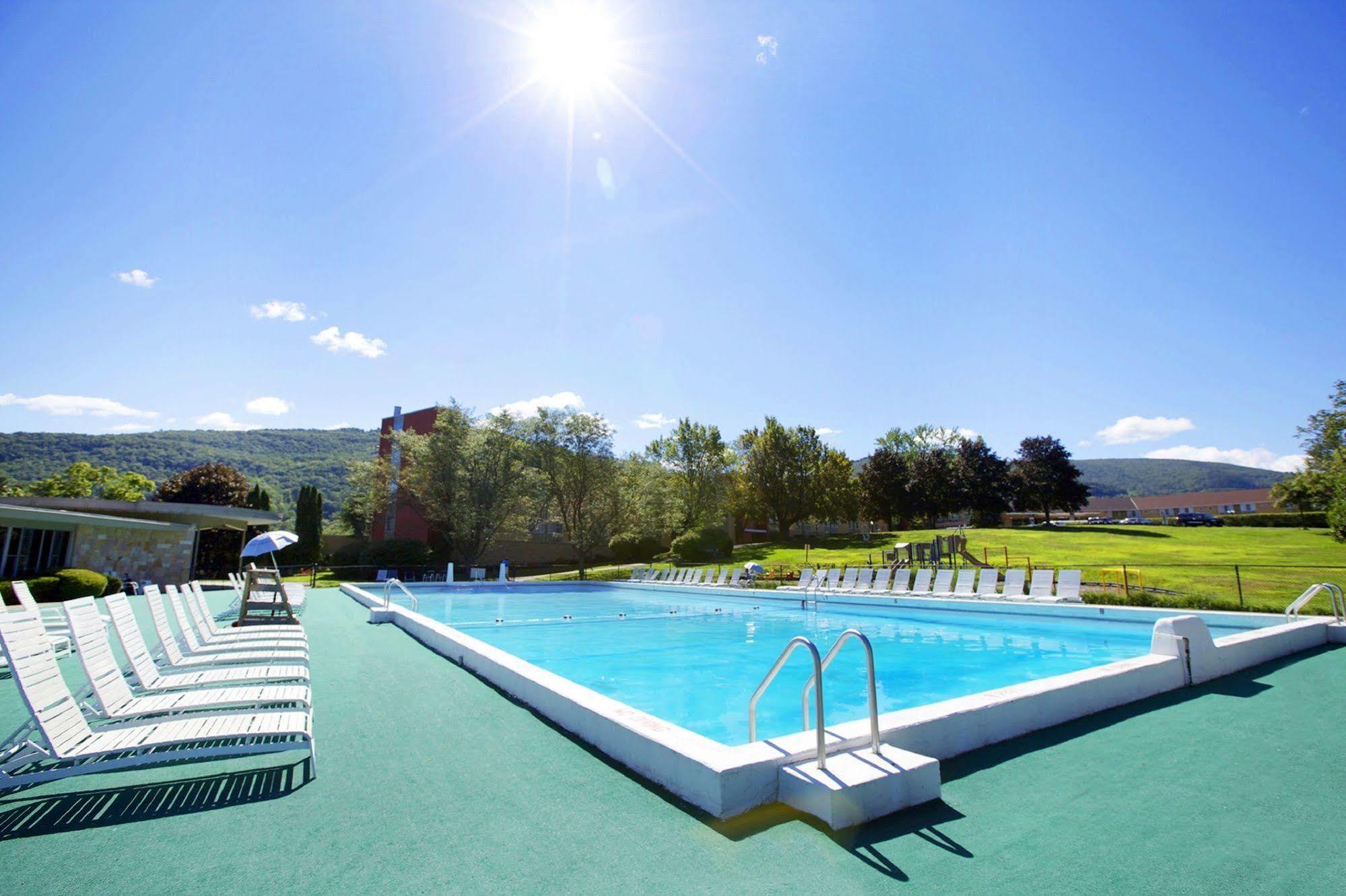Honors Haven Retreat & Conference Hotel Ellenville ภายนอก รูปภาพ